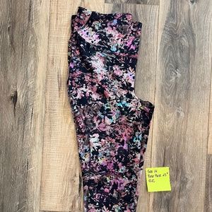 Lululemon Base Pace Stencil Blossom Red Size 14 Leggings